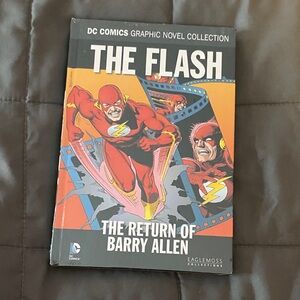 DC Comics The Flash Graphic Novel with Red and Orange Cover